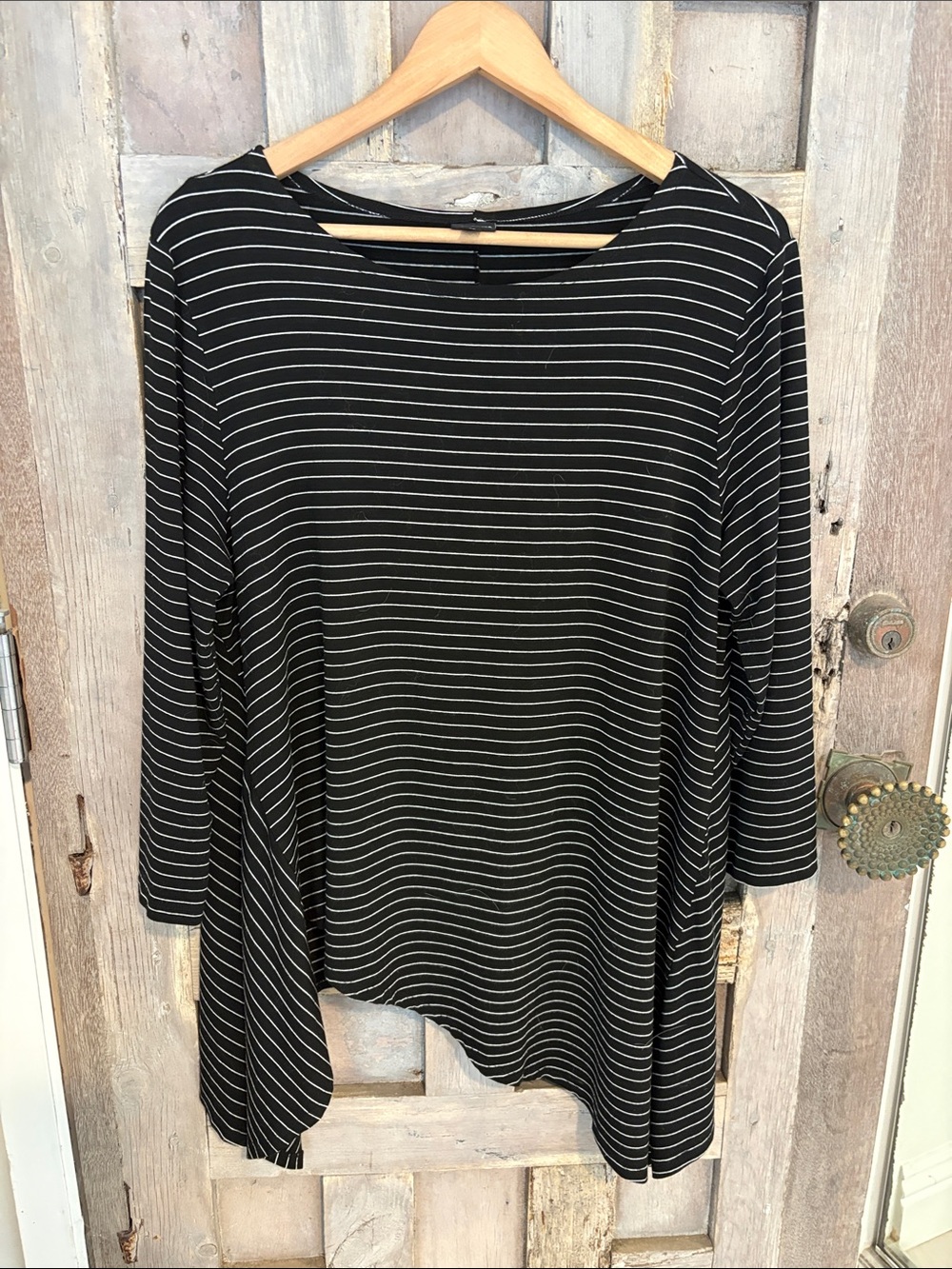 Women's Black Striped Long-Sleeve Swing Top asymmetrical size large, flattering
